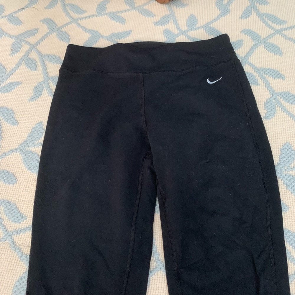 Nike leggings size medium